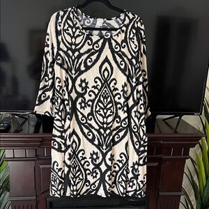 Black and Cream Patterned Dress with pockets.